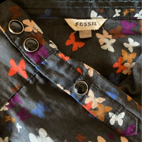 Fossil Brand Snap Closure Button-down Short. Lightweight Fabric. Size Large. - Picture 4 of 4